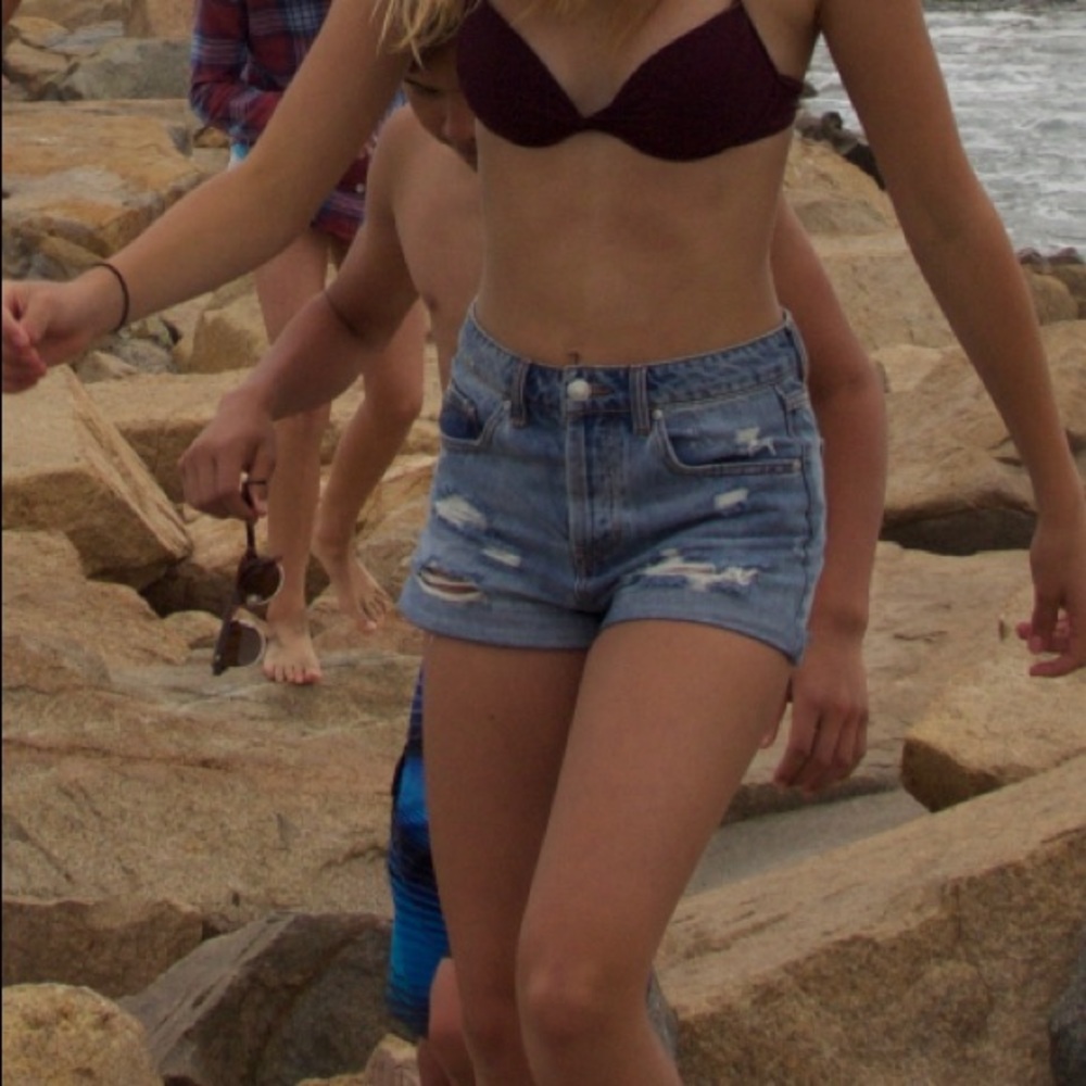 Forever 21 Ripped Denim shorts size 25